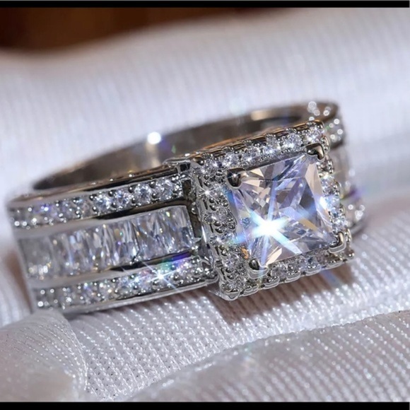 PRINCESS CUT BRIDAL RING SIZE 9